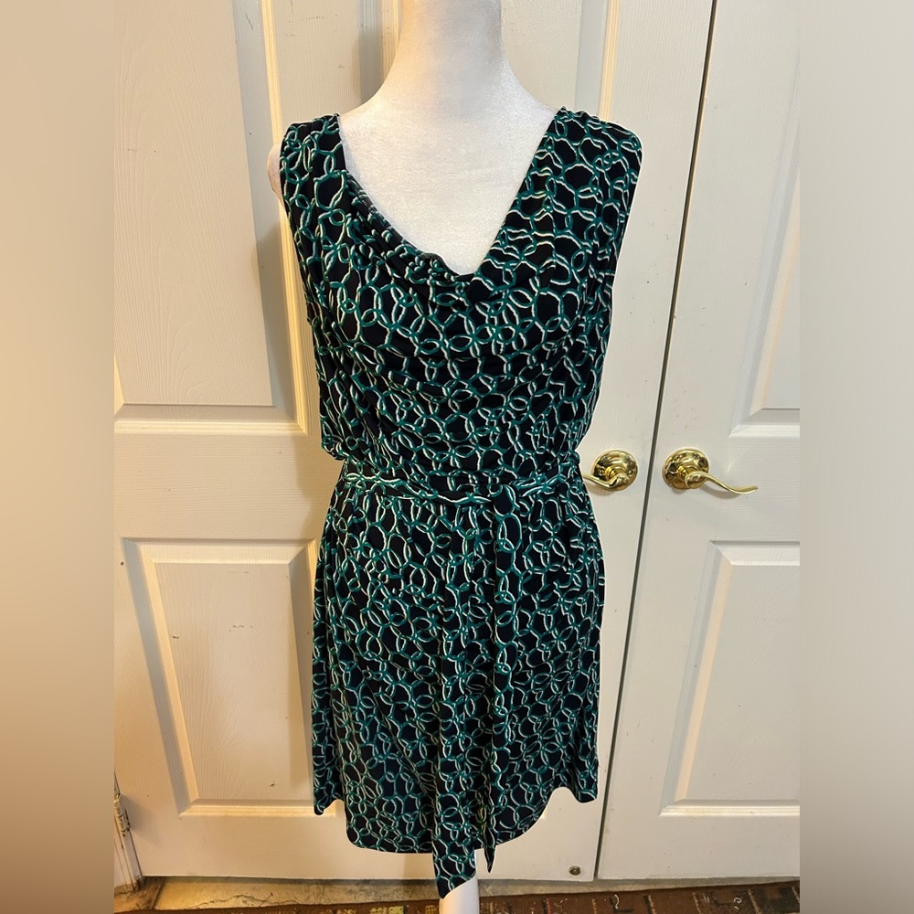 Banana Republic sleeveless shift dress with self tie belt, XS